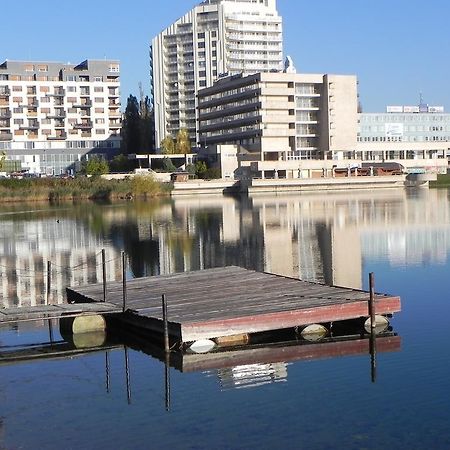 Garni Hotel Junior Bratislava Bagian luar foto