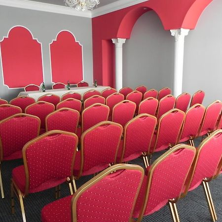 Garni Hotel Junior Bratislava Bagian luar foto