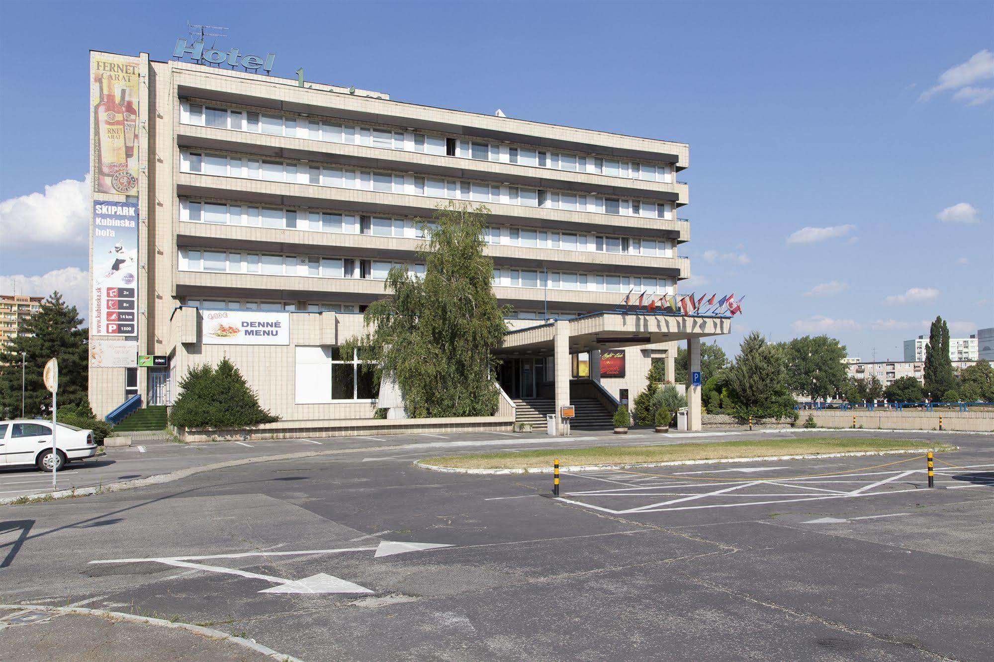 Garni Hotel Junior Bratislava Bagian luar foto
